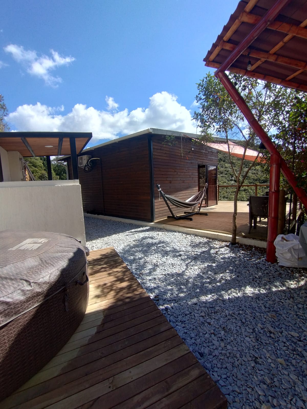 Vista exterior desde el sendero