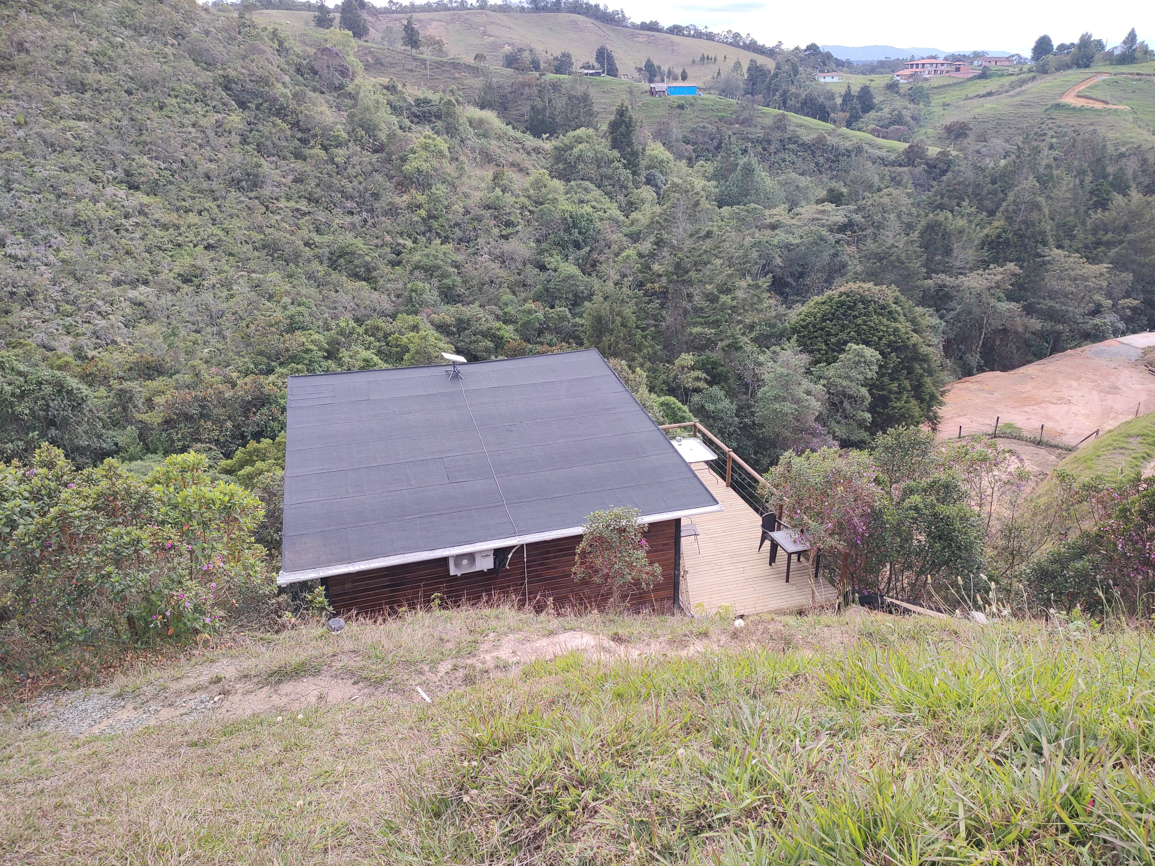 Vista desde arriba de la cabaña